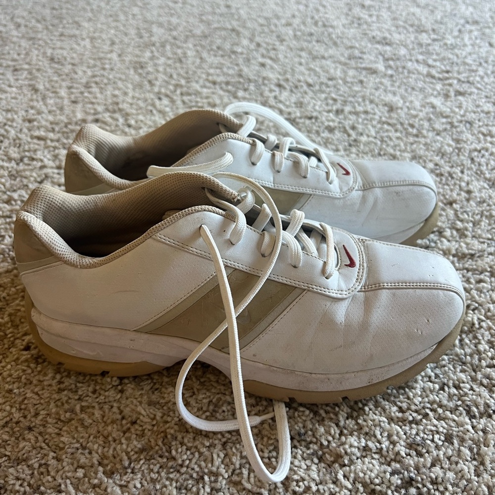 Women’s Nike white golf shoes